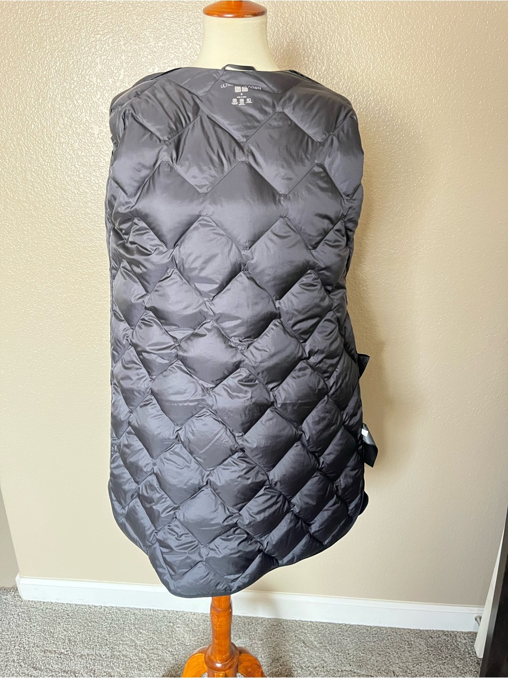 Uniqlo ultra Light down jacket Medium - Picture 6 of 9